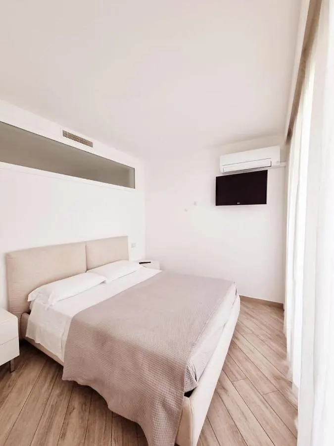 Bmp Apartment Orchidea Piscina, Giardino E Spiaggia Con Molo Sirmione