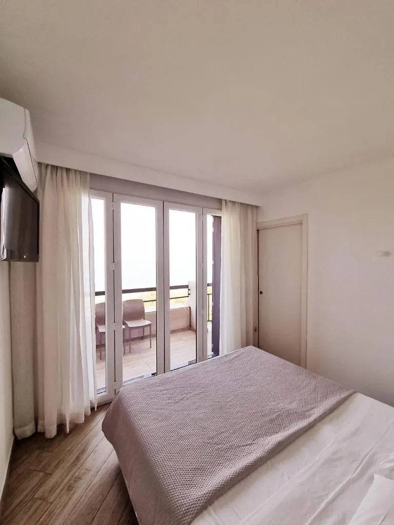 Bmp Apartment Orchidea Piscina, Giardino E Spiaggia Con Molo Sirmione Ferienhaus