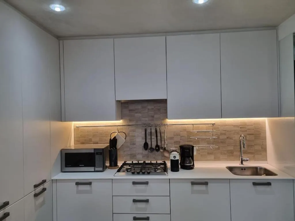 Ferienhaus Bmp Apartment Orchidea Piscina, Giardino E Spiaggia Con Molo Sirmione