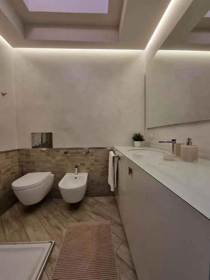 Ferienhaus Bmp Apartment Orchidea Piscina, Giardino E Spiaggia Con Molo Sirmione Italien