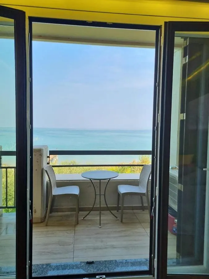 Bmp Apartment Orchidea Piscina, Giardino E Spiaggia Con Molo Sirmione Ferienhaus