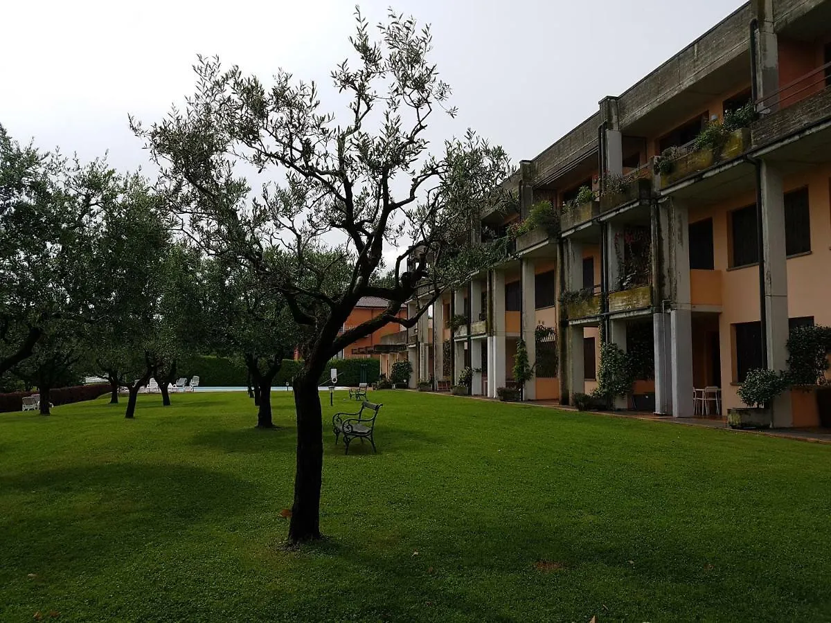 Ferienhaus Bmp Apartment Orchidea Piscina, Giardino E Spiaggia Con Molo Sirmione